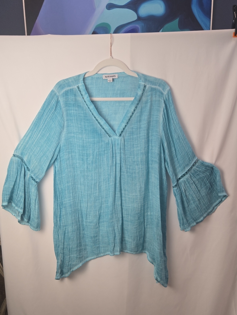 NWOT sz LARGE Macllyn V-neck Bell Sleeve Sharkbite Hem Tunic Faggoting Trim